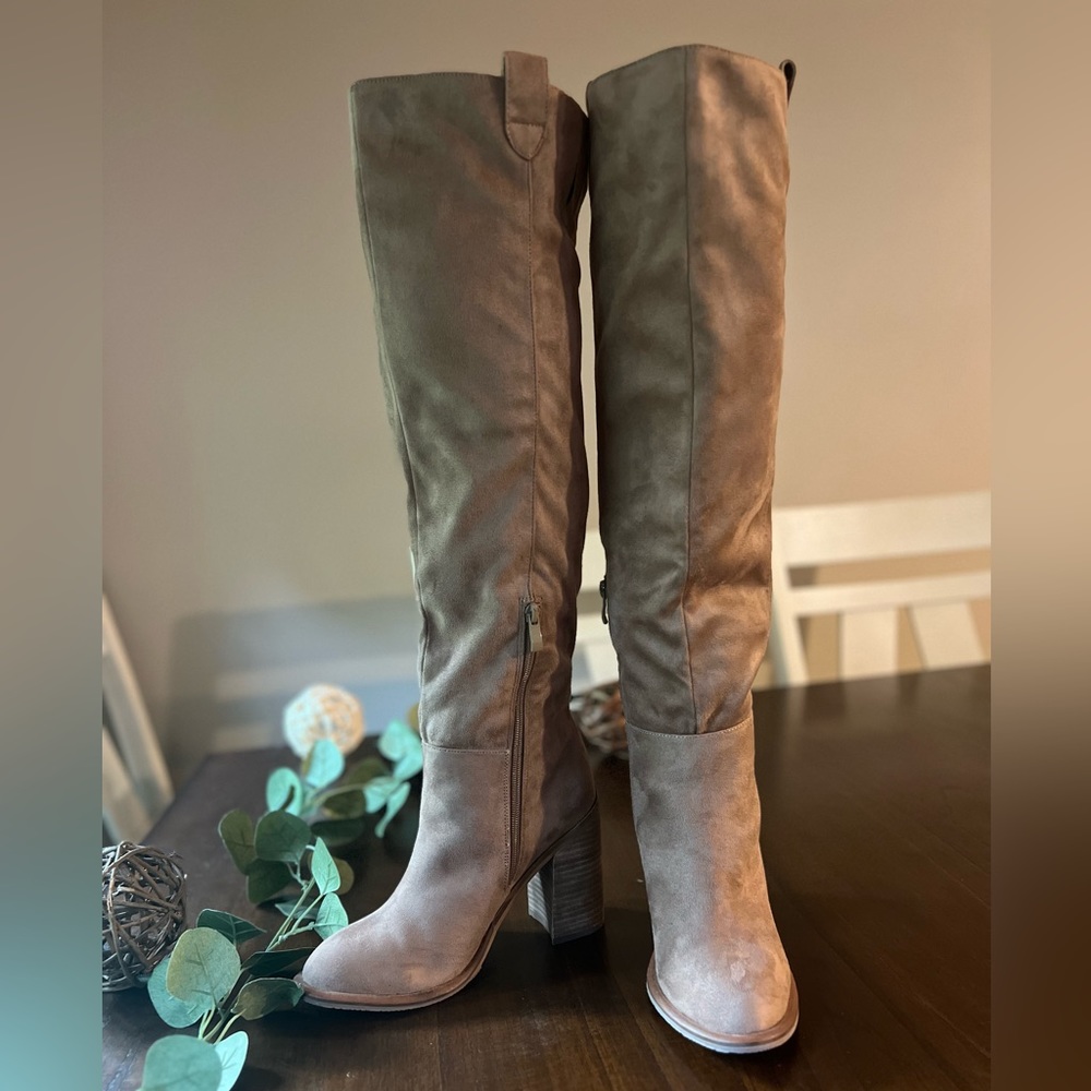 Tan Over-The-Knee Faux Suede Heeled Riding Boots Women's Size 8.5